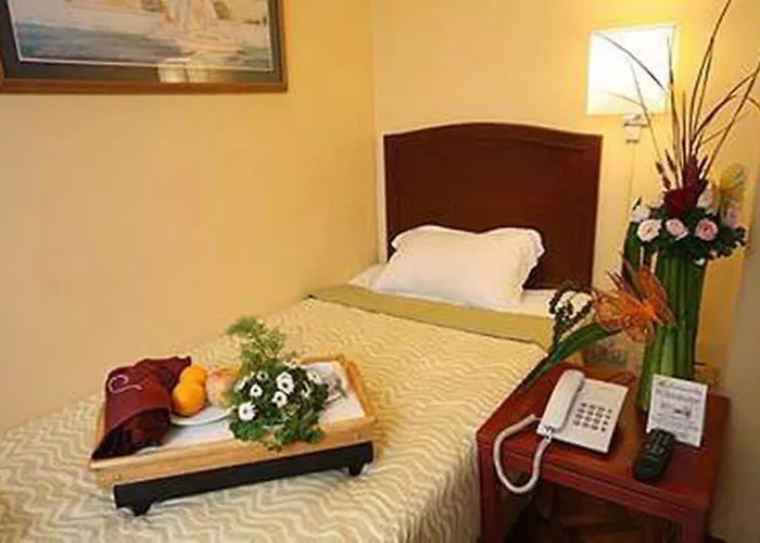 Comfy Manila-kalaw Hotel 3*